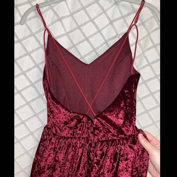 Red velvet skater dress - Picture 3 of 4